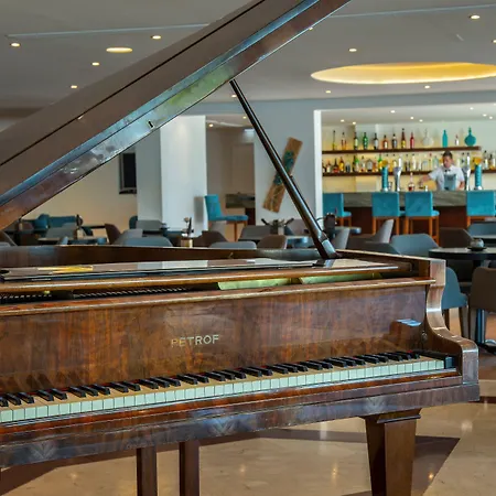 Queen'S Bay Hotel-2